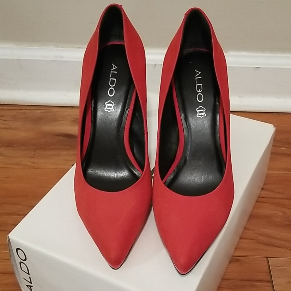 Shoes - Picture 2 of 4